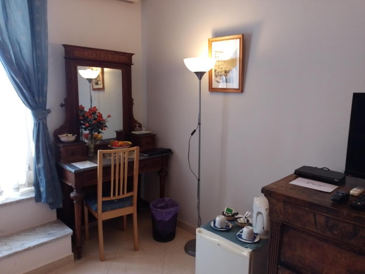 B&B Cupole E Campanili 나폴리 외부 사진